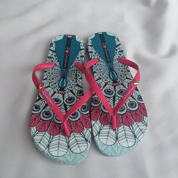 Ipanema‎ Peacock Thong Sandals Size 7 - Picture 2 of 6